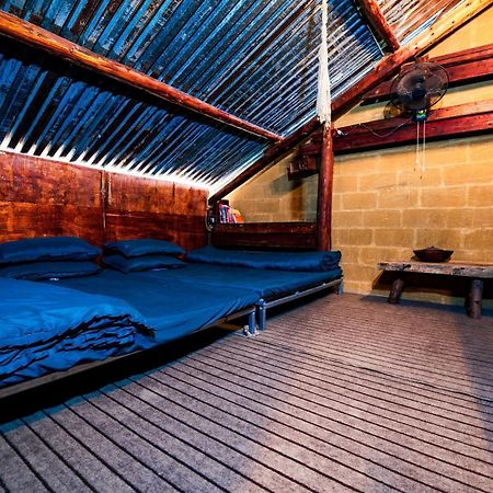 Dong Van Hmong Homestay Екстериор снимка
