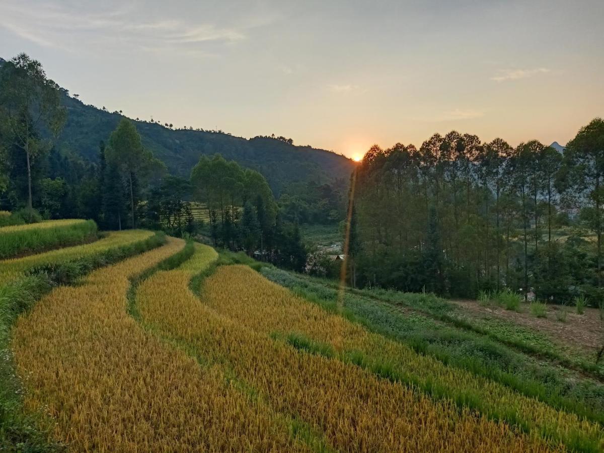 Dong Van Hmong Homestay Екстериор снимка