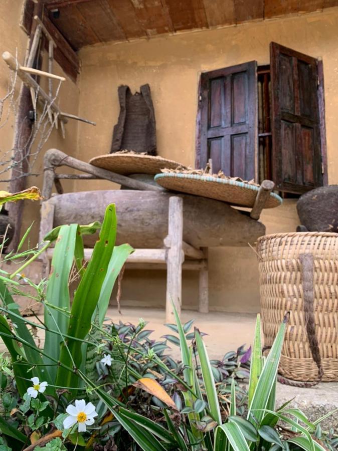 Dong Van Hmong Homestay Екстериор снимка